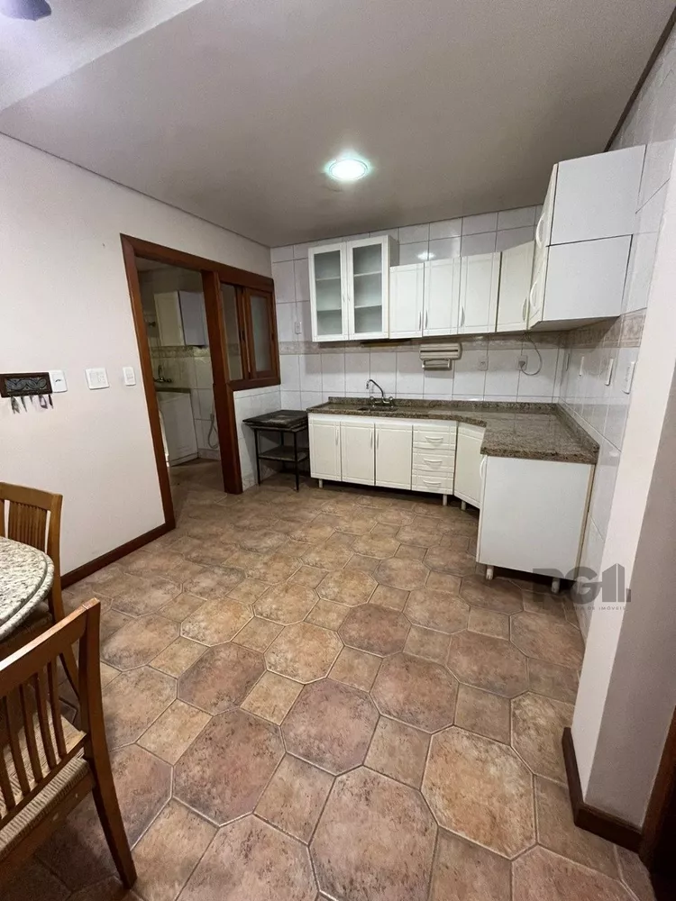 Casa de Condomínio à venda com 3 quartos, 211m² - Foto 4