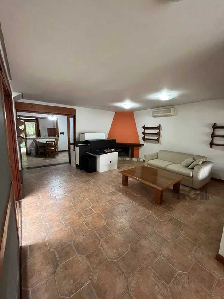 Casa de Condomínio à venda com 3 quartos, 211m² - Foto 3