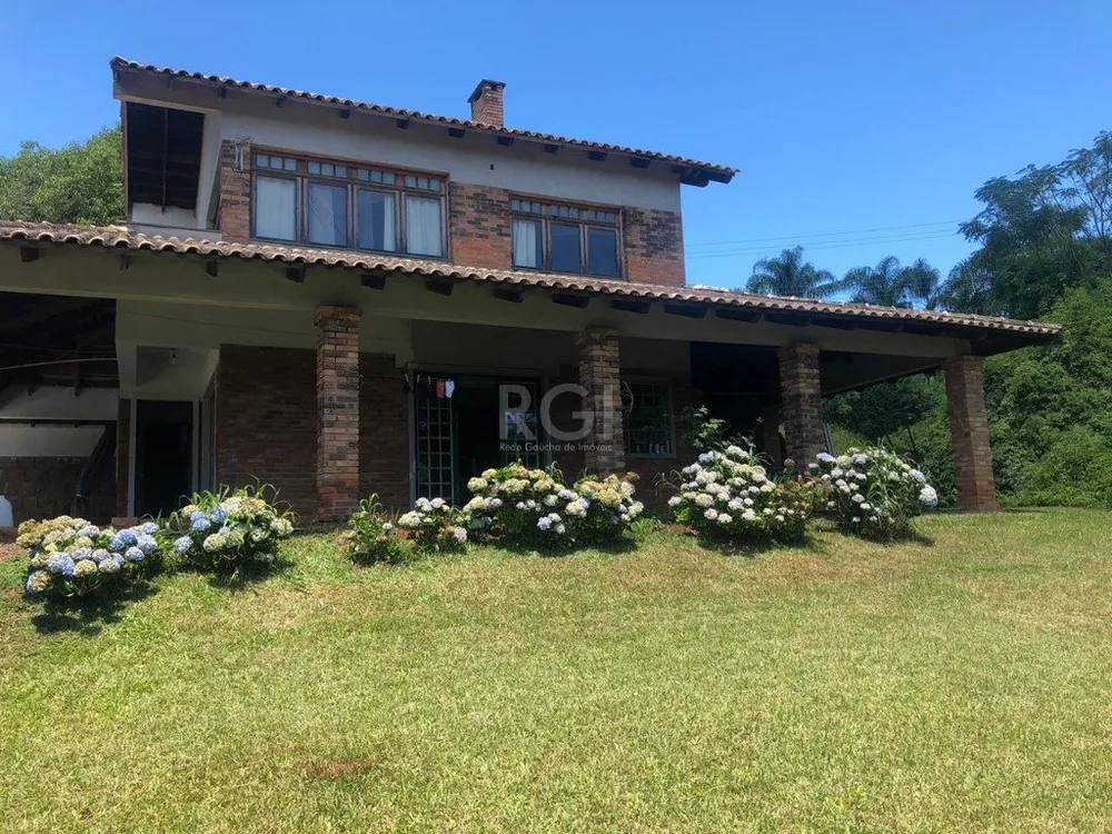 Casa de Condomínio à venda com 3 quartos, 380m² - Foto 1