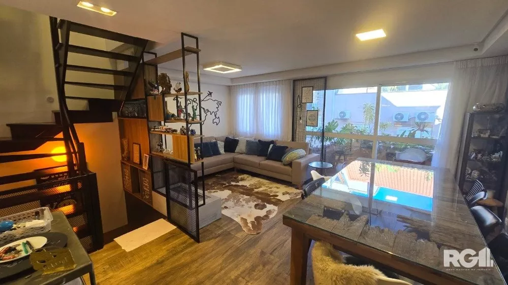 Casa de Condomínio à venda com 3 quartos, 219m² - Foto 1