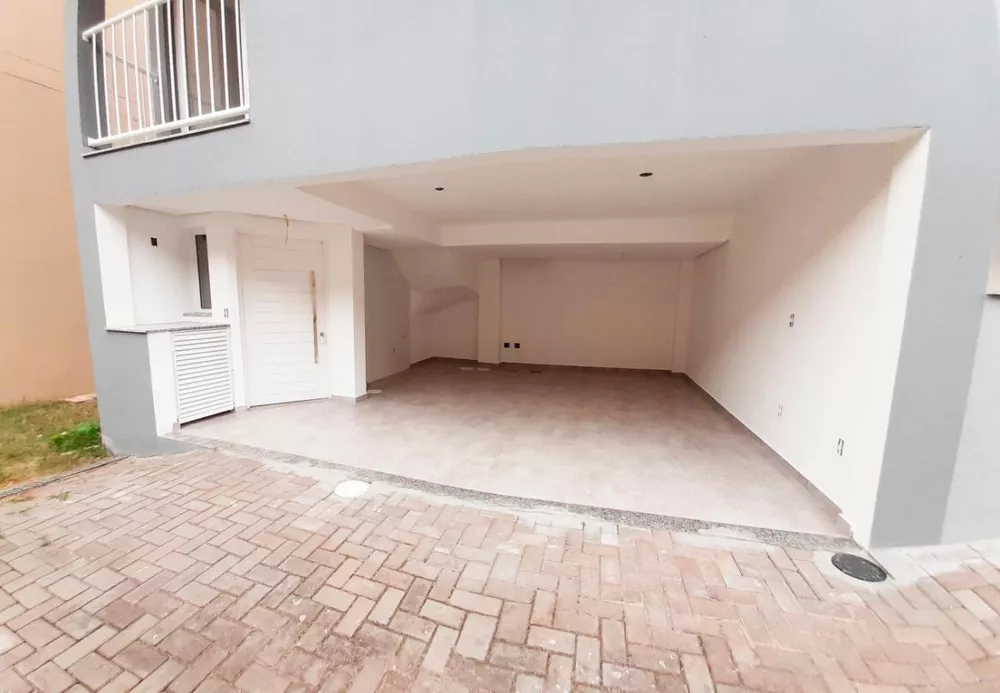 Casa à venda com 2 quartos, 122m² - Foto 2