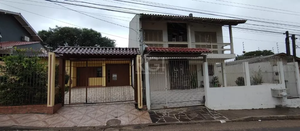 Casa à venda com 4 quartos, 181m² - Foto 1