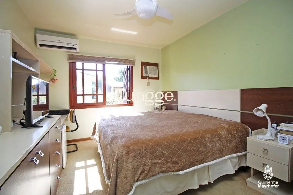 Casa, 4 quartos, 276 m² - Foto 1