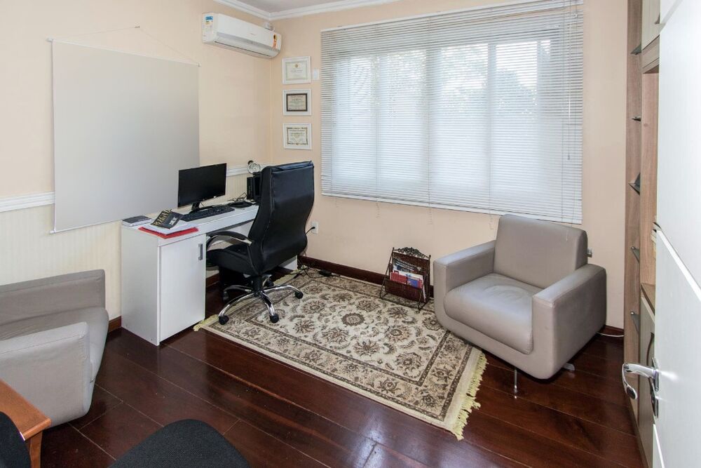 Casa à venda com 4 quartos, 392m² - Foto 1