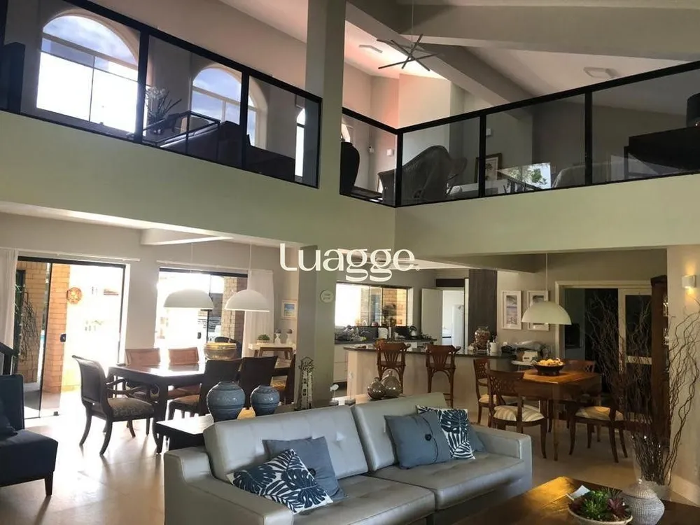 Casa, 4 quartos, 1078 m² - Foto 1