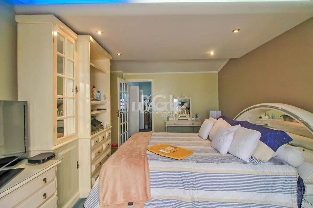 Casa à venda com 4 quartos, 301m² - Foto 3