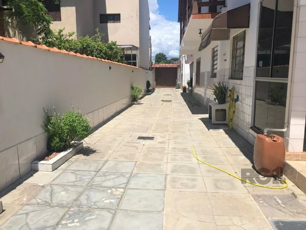 Sobrado à venda com 3 quartos, 302m² - Foto 4