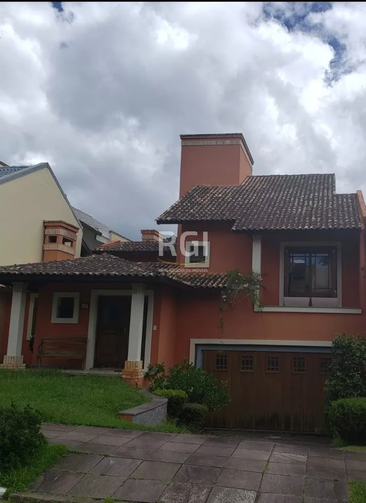 Casa de Condomínio à venda com 4 quartos, 238m² - Foto 1