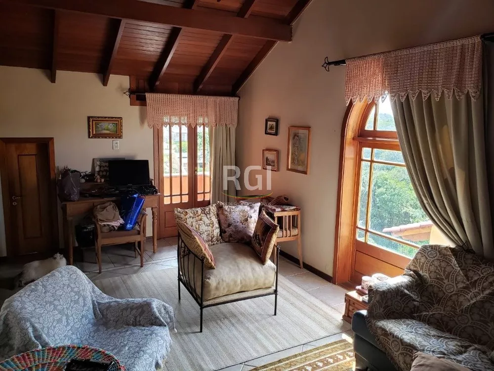 Casa de Condomínio à venda com 4 quartos, 238m² - Foto 2