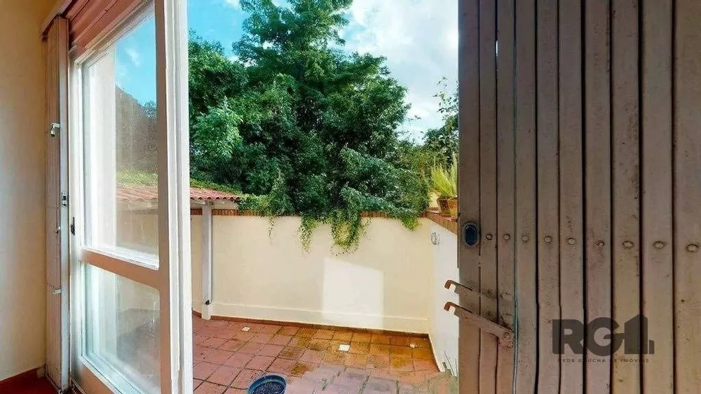 Casa de Condomínio à venda com 3 quartos, 221m² - Foto 9