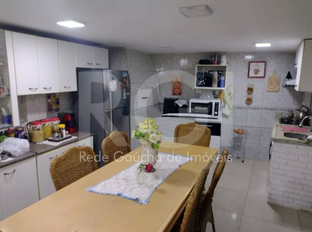 Casa à venda com 3 quartos, 190m² - Foto 2