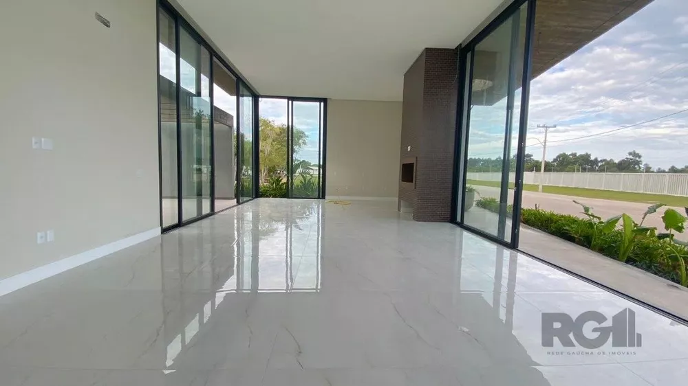 Casa de Condomínio à venda com 4 quartos, 326m² - Foto 1