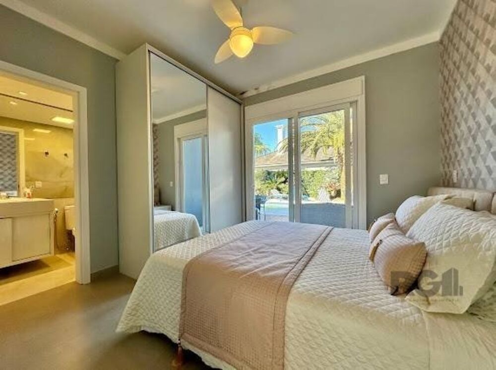 Casa de Condomínio à venda com 4 quartos, 218m² - Foto 4