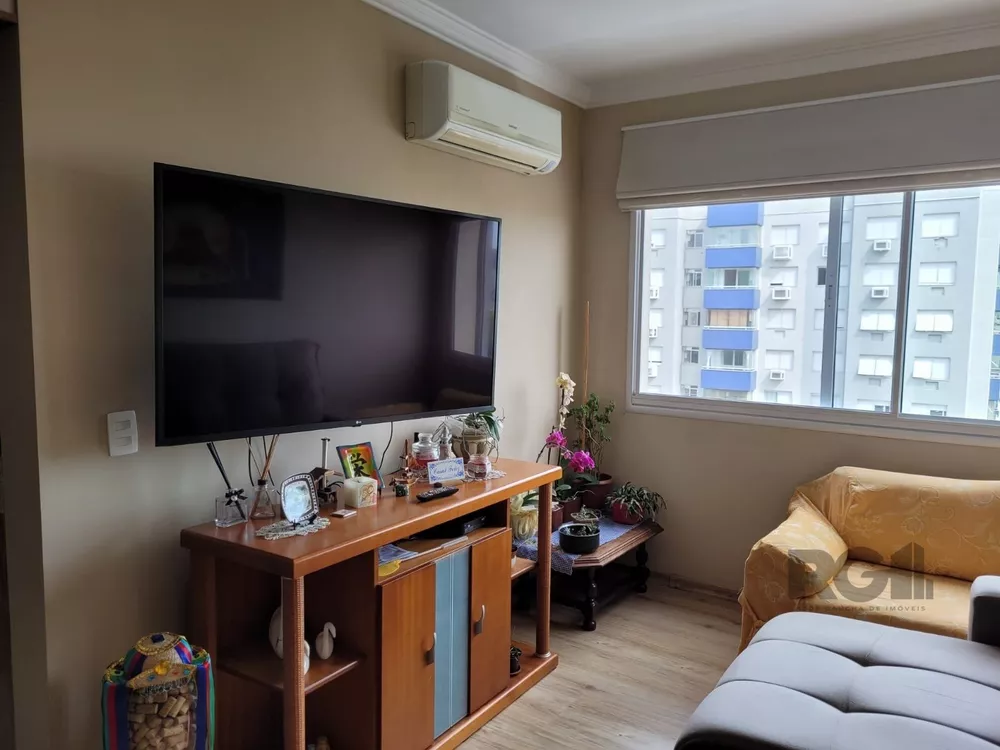 Apartamento à venda com 3 quartos, 77m² - Foto 1