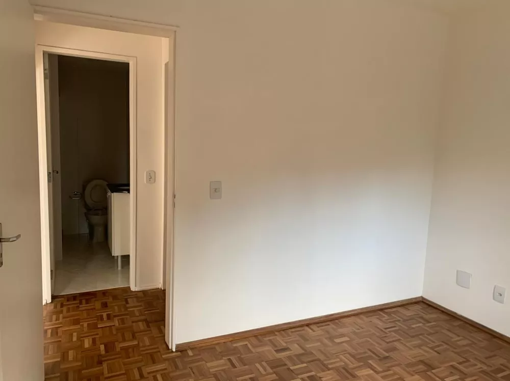 Apartamento à venda com 2 quartos, 66m² - Foto 2