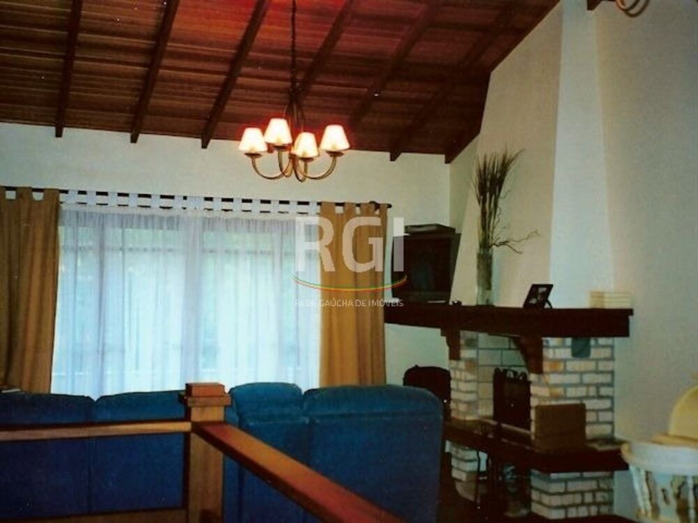 Casa à venda com 4 quartos, 263m² - Foto 2