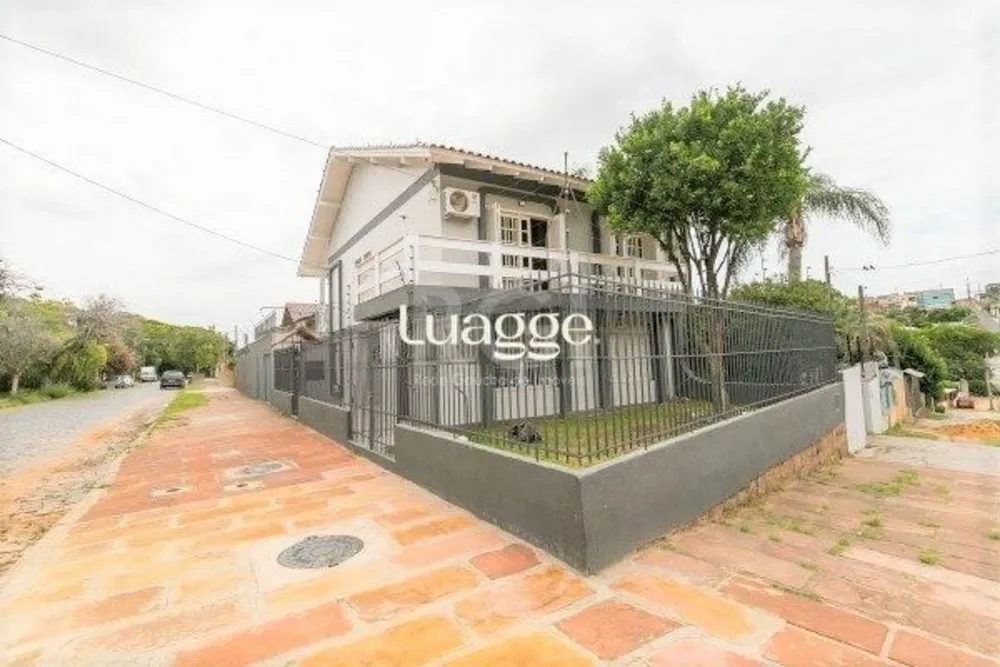Casa, 4 quartos, 239 m² - Foto 1