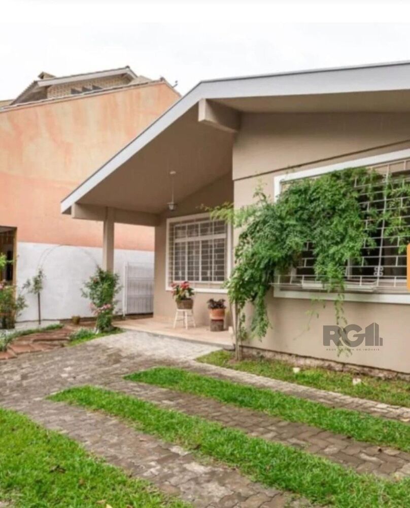 Casa à venda com 3 quartos, 110m² - Foto 1