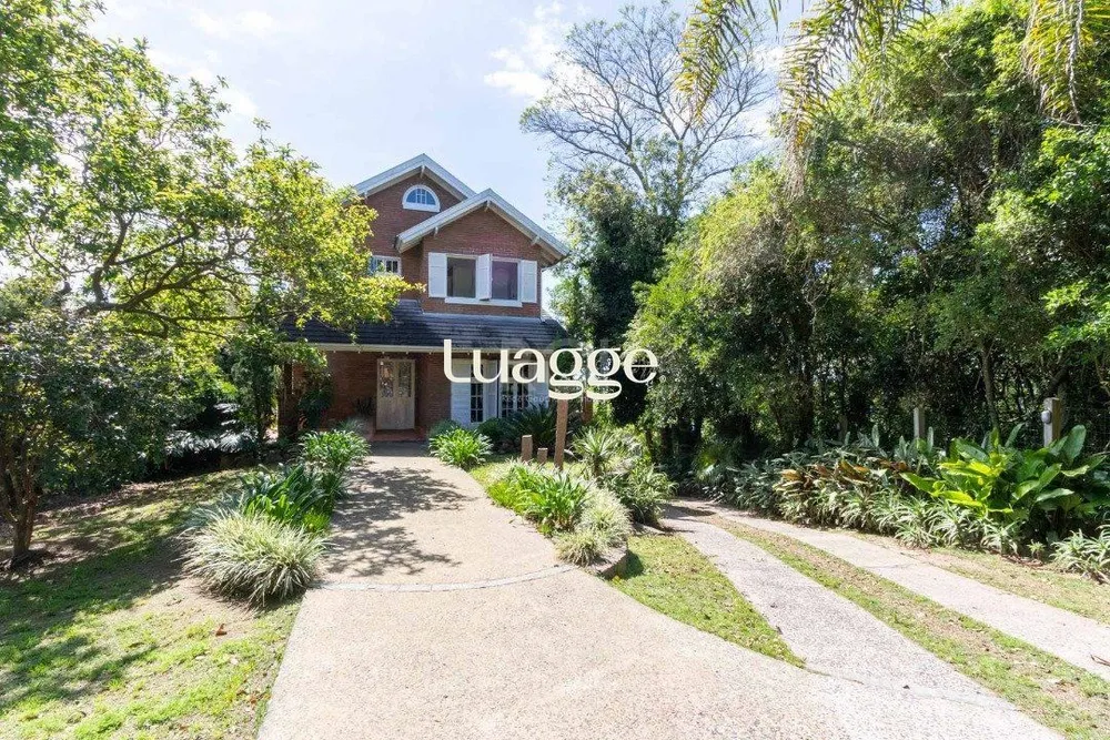 Casa, 4 quartos, 353 m² - Foto 1