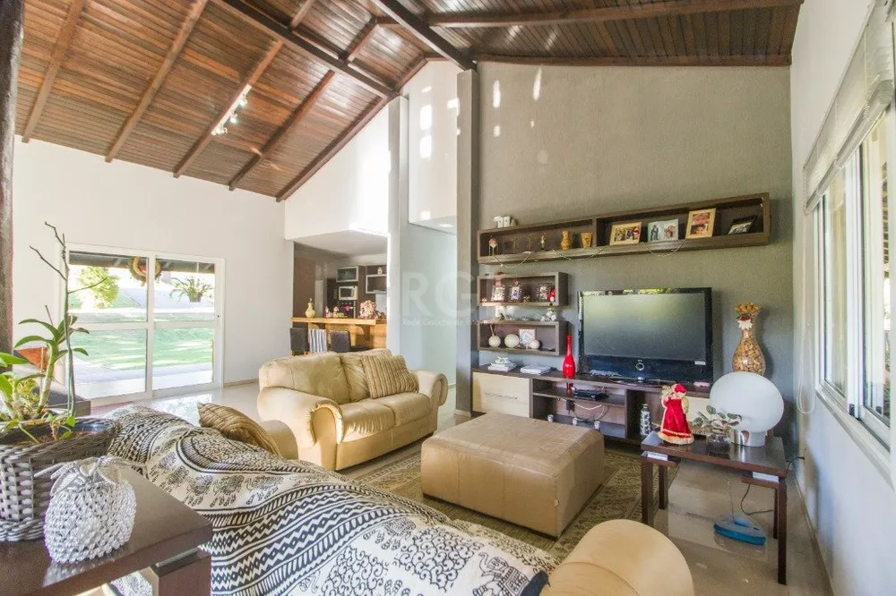 Casa de Condomínio à venda com 3 quartos, 360m² - Foto 2