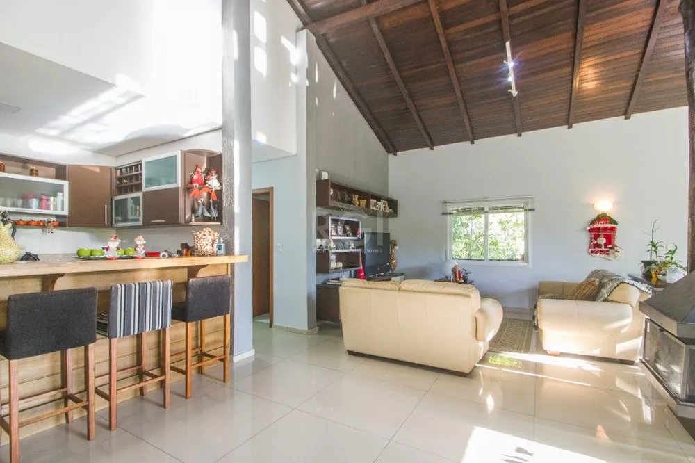 Casa de Condomínio à venda com 3 quartos, 360m² - Foto 4