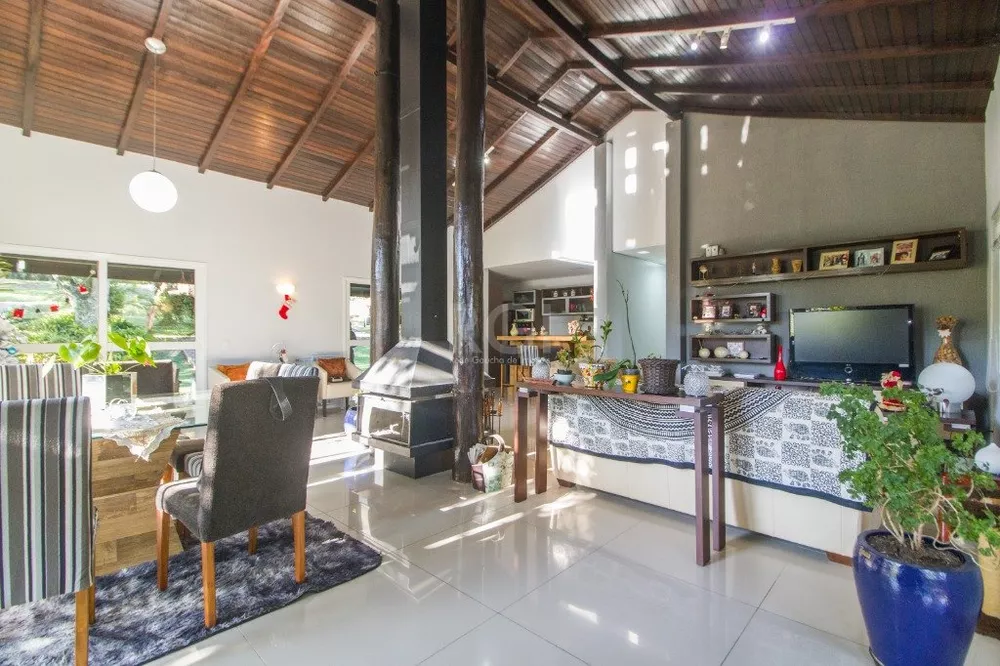 Casa de Condomínio à venda com 3 quartos, 360m² - Foto 3