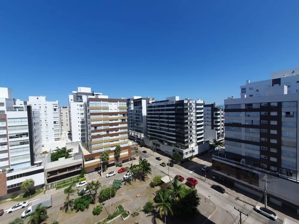 Apartamento à venda com 3 quartos, 147m² - Foto 1