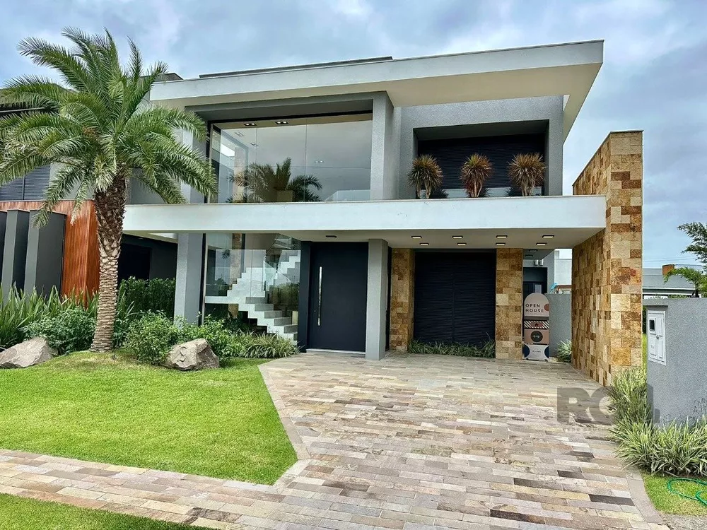 Casa de Condomínio à venda com 4 quartos, 257m² - Foto 1