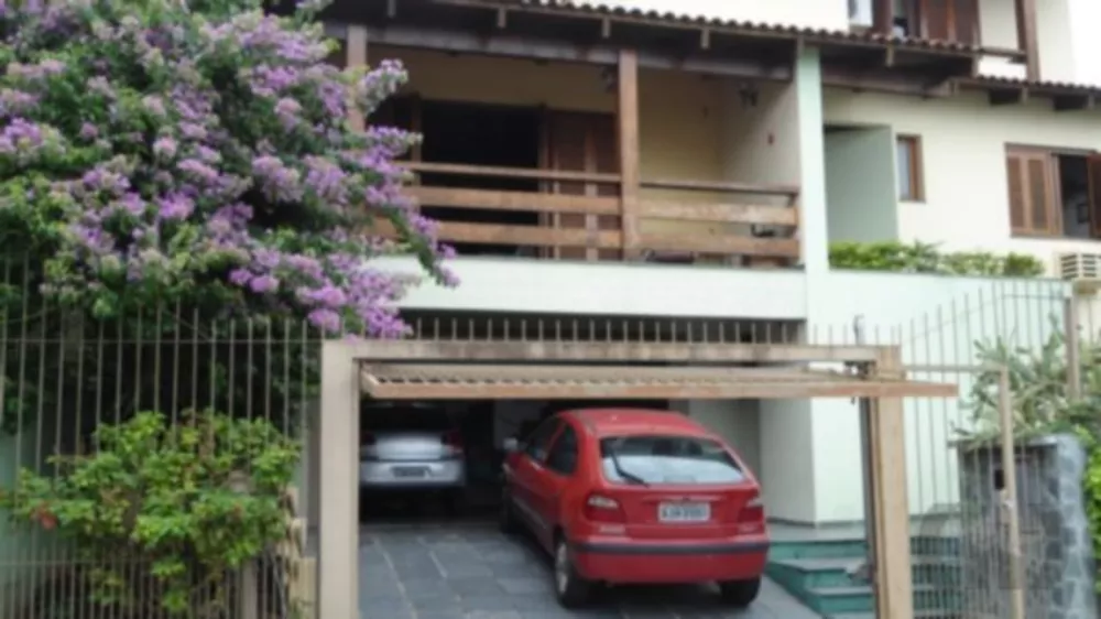 Casa à venda com 4 quartos, 307m² - Foto 1