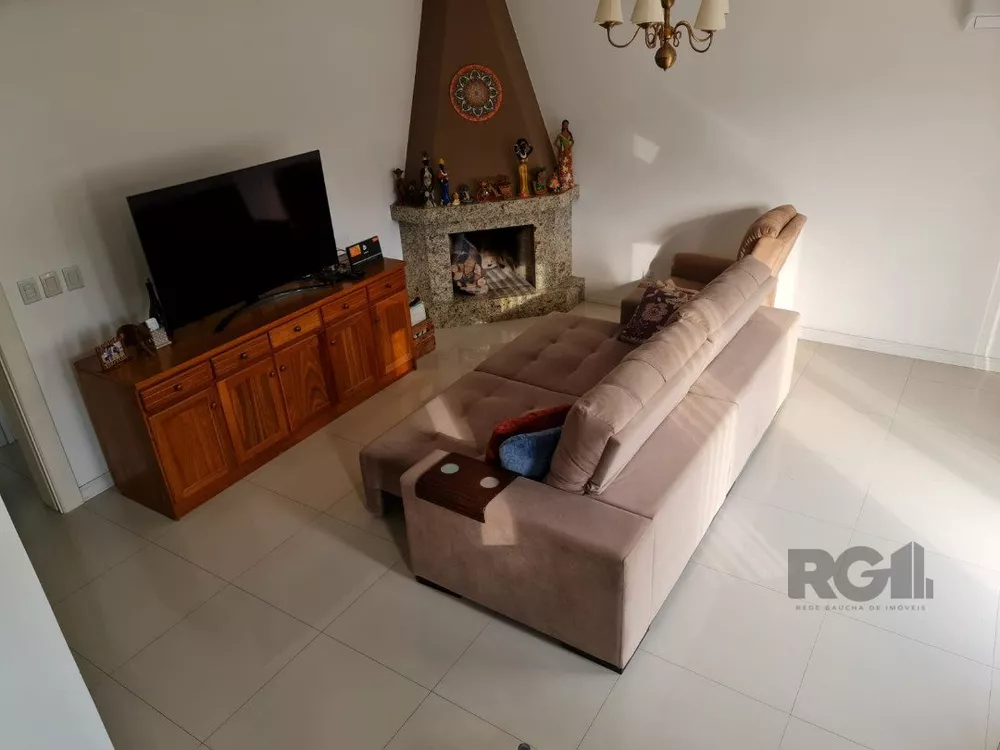 Casa à venda com 3 quartos, 201m² - Foto 3