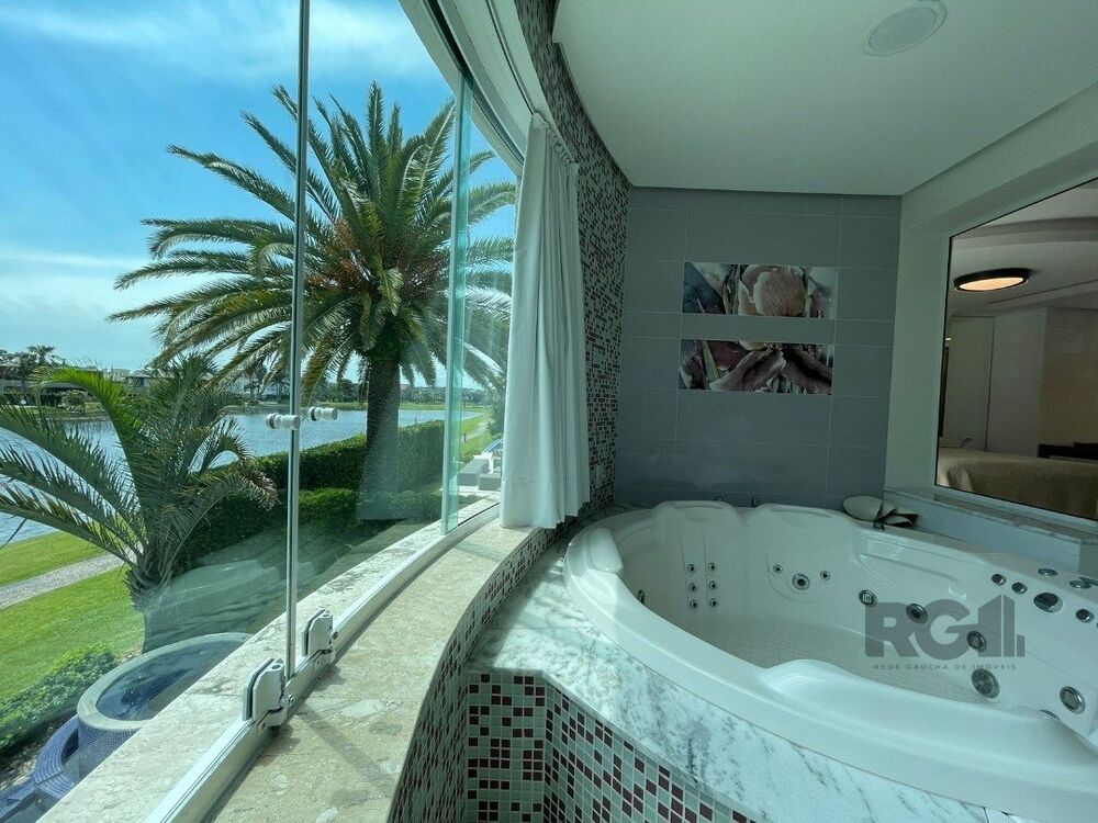 Casa de Condomínio à venda com 5 quartos, 423m² - Foto 4