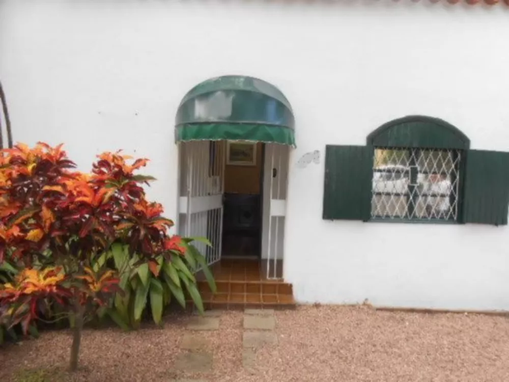 Casa à venda com 2 quartos, 60m² - Foto 2