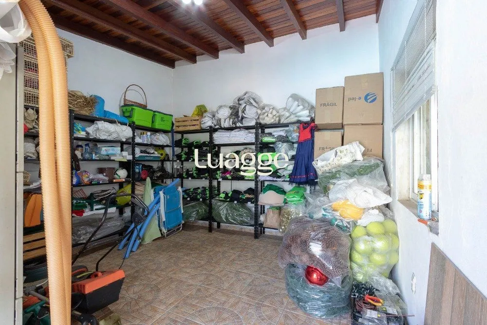 Casa, 6 quartos, 150 m² - Foto 1