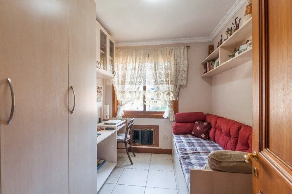 Casa, 6 quartos, 150 m² - Foto 2