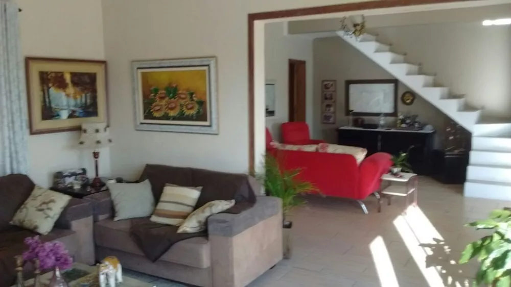 Casa à venda com 3 quartos, 199m² - Foto 2