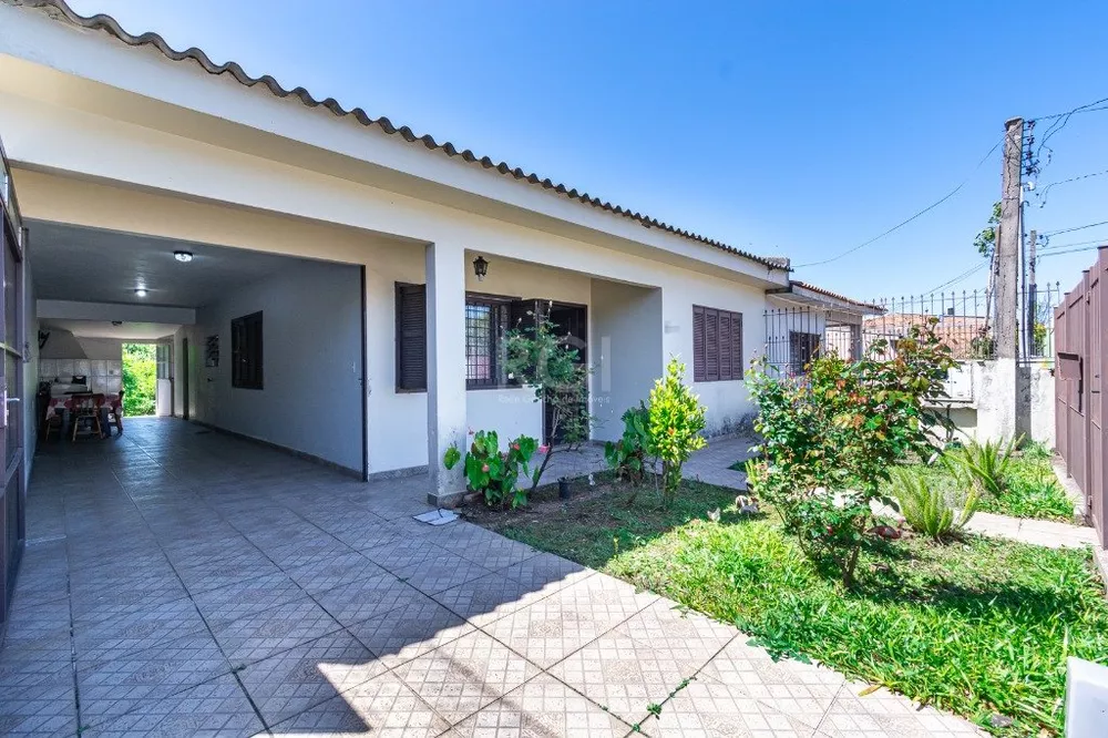 Casa à venda com 3 quartos, 147m² - Foto 1