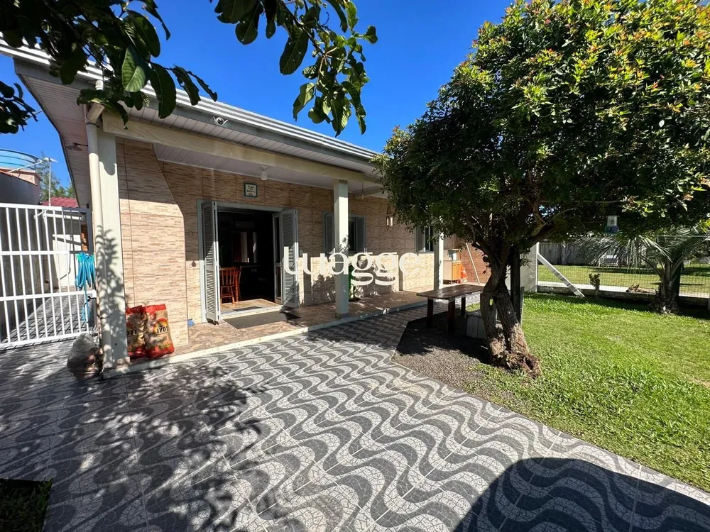 Casa, 4 quartos, 131 m² - Foto 1