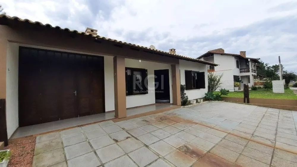 Casa à venda com 3 quartos, 123m² - Foto 1