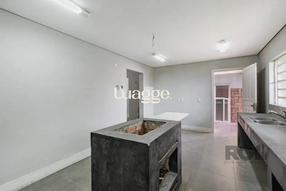 Casa, 3 quartos, 222 m² - Foto 1