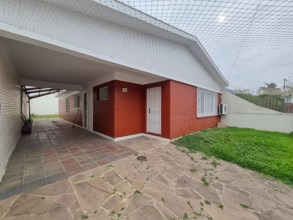 Casa à venda com 3 quartos, 110m² - Foto 1