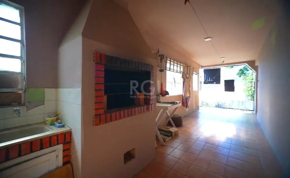 Casa à venda com 4 quartos, 201m² - Foto 1