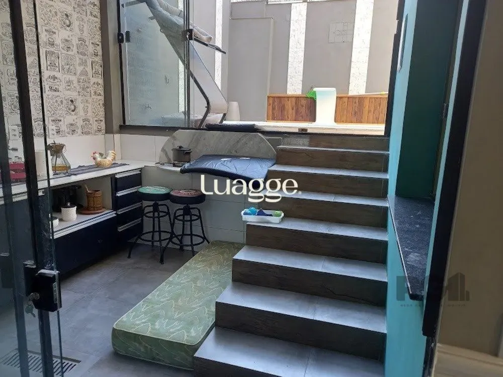 Casa, 3 quartos, 201 m² - Foto 2