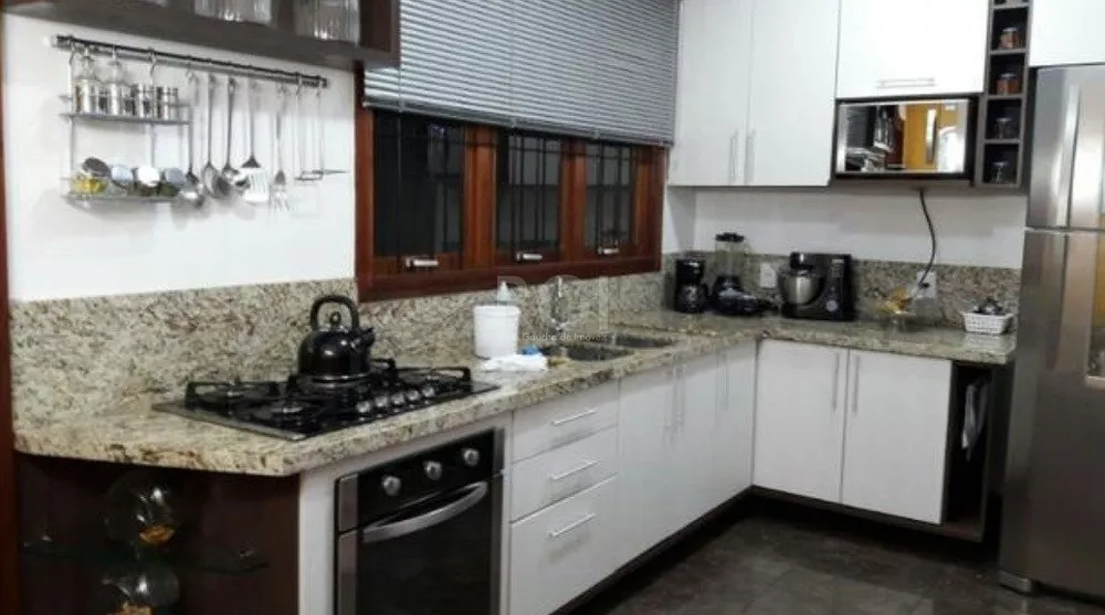 Casa à venda com 3 quartos, 199m² - Foto 4