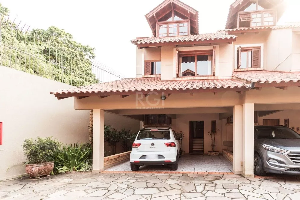 Casa de Condomínio à venda com 3 quartos, 193m² - Foto 1