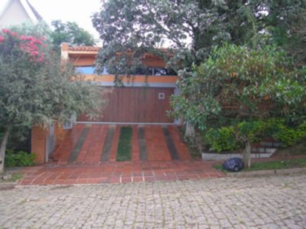 Casa à venda com 3 quartos, 421m² - Foto 1