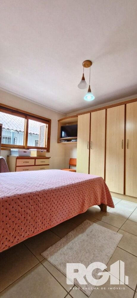 Casa à venda com 4 quartos, 156m² - Foto 1