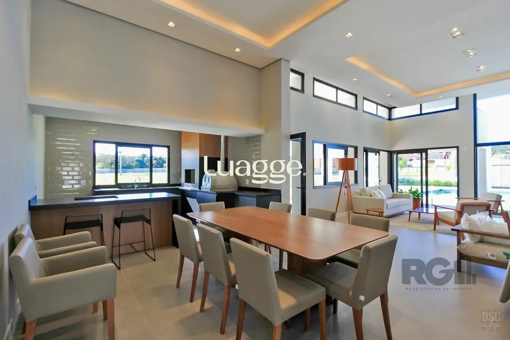 Casa, 3 quartos, 229 m² - Foto 1