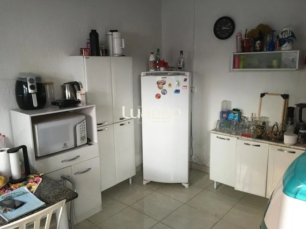 Casa, 4 quartos, 206 m² - Foto 2