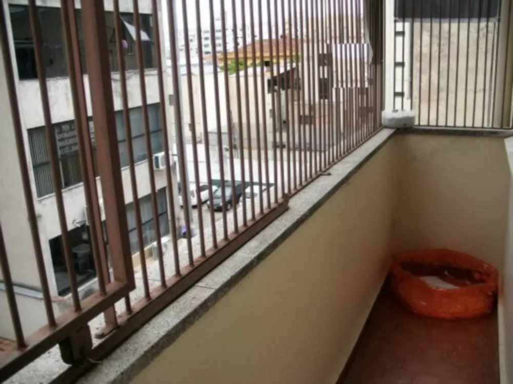 Apartamento à venda com 2 quartos, 81m² - Foto 3