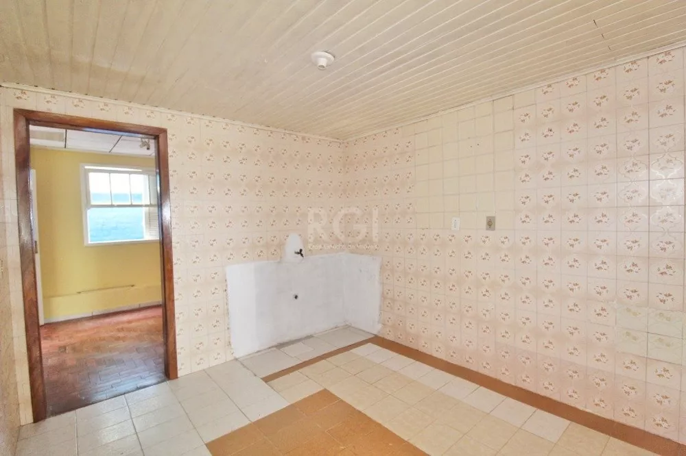 Casa à venda com 2 quartos, 70m² - Foto 4